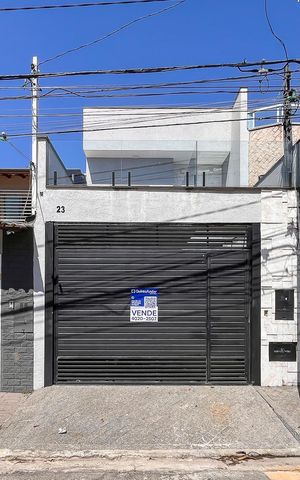 Casa à venda com 180m², 3 quartos e 2 vagasFachada