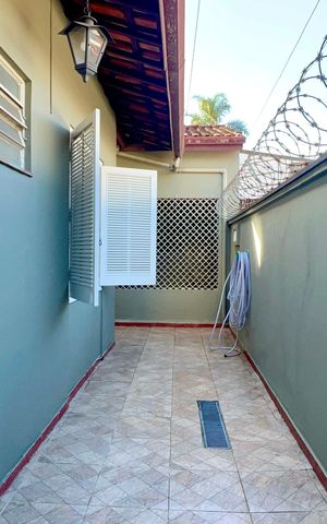 Casa para alugar com 170m², 3 quartos e 5 vagas Casa para alugar com 170m², 3 quartos e 5 vagasCorredor