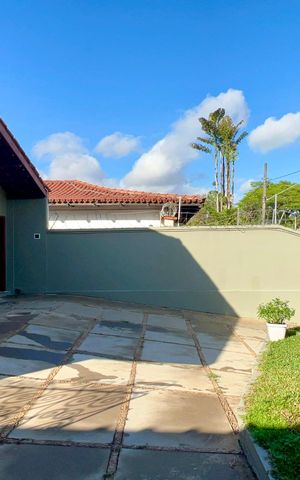 Casa para alugar com 170m², 3 quartos e 5 vagas Casa para alugar com 170m², 3 quartos e 5 vagasGaragem
