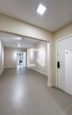Apartamento à venda com 107m², 3 quartos e sem vaga Apartamento à venda com 107m², 3 quartos e sem vagaSala