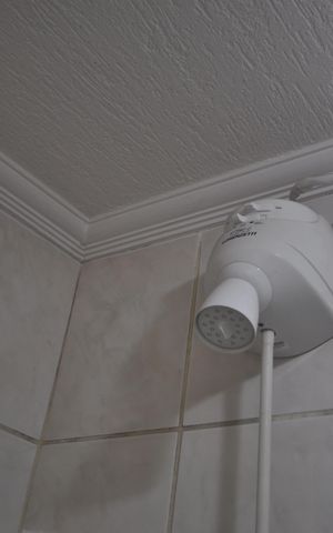 Casa para alugar com 100m², 3 quartos e 2 vagasBanheiro de Serviço