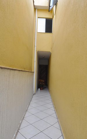 Casa para alugar com 100m², 3 quartos e 2 vagasCorredor
