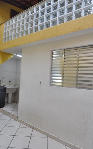 Casa para alugar com 100m², 3 quartos e 2 vagasQuintal