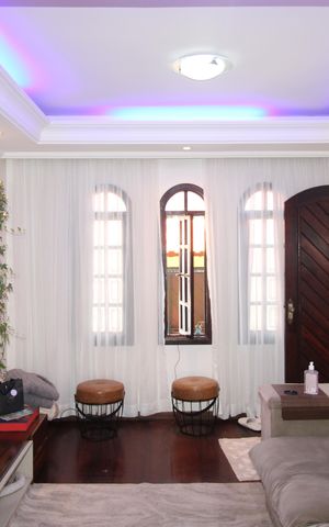 Casa à venda com 240m², 3 quartos e 6 vagasSala
