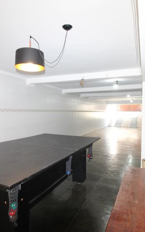 Casa à venda com 240m², 3 quartos e 6 vagasGaragem