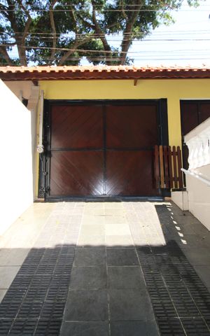 Casa à venda com 240m², 3 quartos e 6 vagasGaragem
