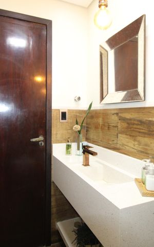 Casa à venda com 240m², 3 quartos e 6 vagasLavabo