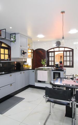 Casa à venda com 240m², 3 quartos e 6 vagasCozinha