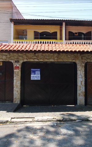 Casa à venda com 240m², 3 quartos e 6 vagasFachada