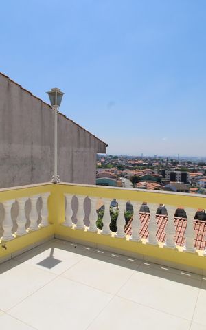 Casa à venda com 240m², 3 quartos e 6 vagasVaranda da Sala de TV