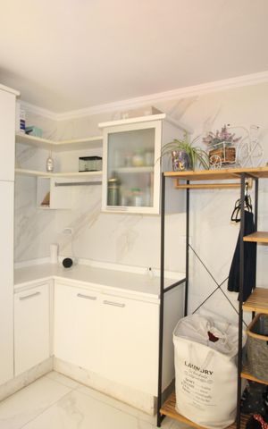 Casa à venda com 240m², 3 quartos e 6 vagasÁrea de Serviço