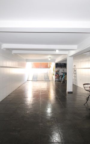 Casa à venda com 240m², 3 quartos e 6 vagasGaragem