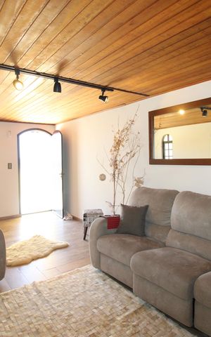 Casa à venda com 240m², 3 quartos e 6 vagasSala de TV