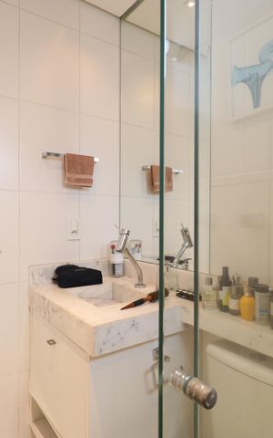 Apartamento à venda com 65m², 2 quartos e 1 vagaBanheiro Social