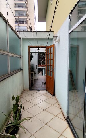 Casa à venda com 240m², 3 quartos e 4 vagas Casa à venda com 240m², 3 quartos e 4 vagasÁrea externa