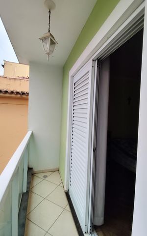 Casa à venda com 240m², 3 quartos e 4 vagas Casa à venda com 240m², 3 quartos e 4 vagasVaranda