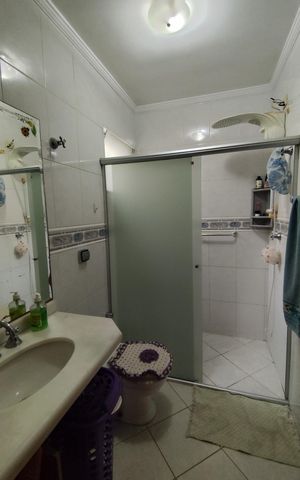 Casa à venda com 240m², 3 quartos e 4 vagas Casa à venda com 240m², 3 quartos e 4 vagasBanheiro