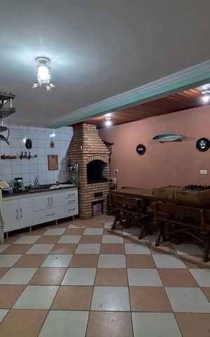 Casa à venda com 240m², 3 quartos e 4 vagas Casa à venda com 240m², 3 quartos e 4 vagasÁrea externa