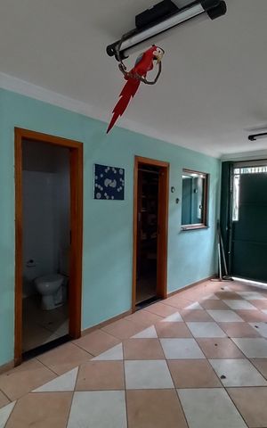 Casa à venda com 240m², 3 quartos e 4 vagas Casa à venda com 240m², 3 quartos e 4 vagasÁrea externa