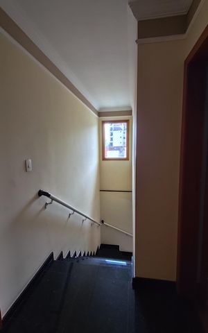 Casa à venda com 240m², 3 quartos e 4 vagas Casa à venda com 240m², 3 quartos e 4 vagasCorredor