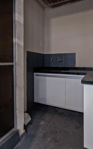 Casa para alugar com 220m², 4 quartos e 4 vagas