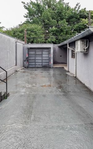 Casa para alugar com 220m², 4 quartos e 4 vagas