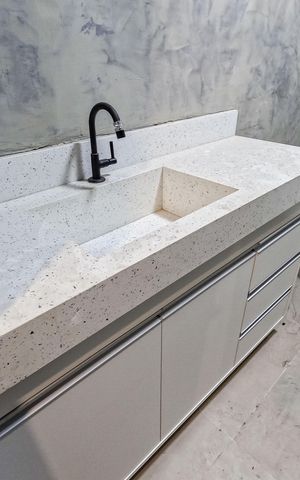 Casa para alugar com 220m², 4 quartos e 4 vagas