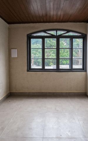 Casa para alugar com 220m², 4 quartos e 4 vagas
