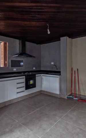 Casa para alugar com 220m², 4 quartos e 4 vagas