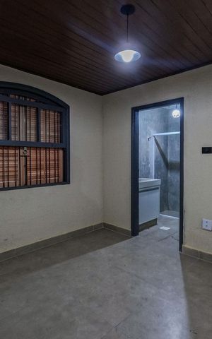 Casa para alugar com 220m², 4 quartos e 4 vagas