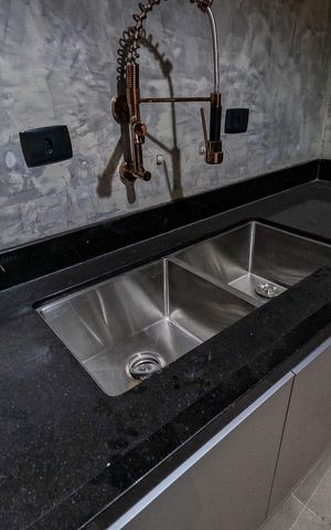Casa para alugar com 220m², 4 quartos e 4 vagas