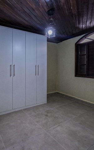 Casa para alugar com 220m², 4 quartos e 4 vagas