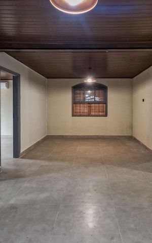 Casa para alugar com 220m², 4 quartos e 4 vagas