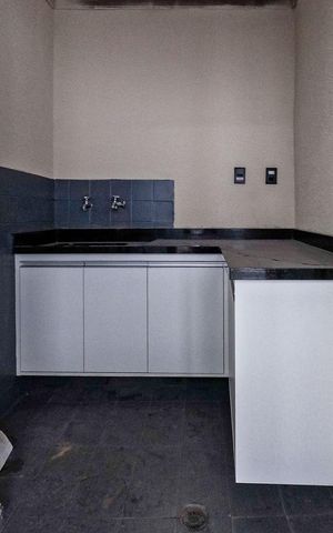 Casa para alugar com 220m², 4 quartos e 4 vagas