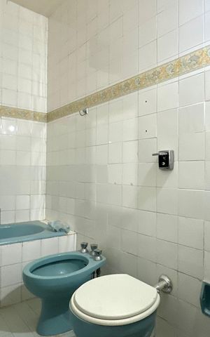 Apartamento à venda com 97m², 3 quartos e sem vaga Apartamento à venda com 97m², 3 quartos e sem vagaBanheiro social 2