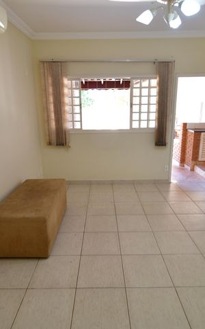 Casa para alugar com 105m², 2 quartos e 3 vagasSala