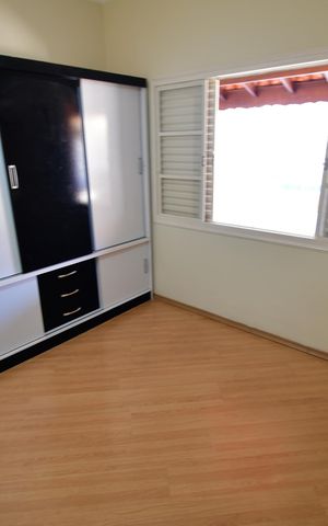 Casa para alugar com 105m², 2 quartos e 3 vagasQuarto 1