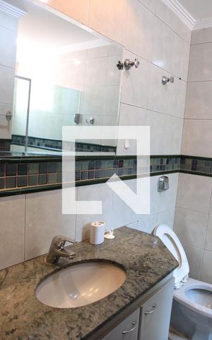 Casa à venda com 365m², 4 quartos e 6 vagasBanheiro da Suíte 4