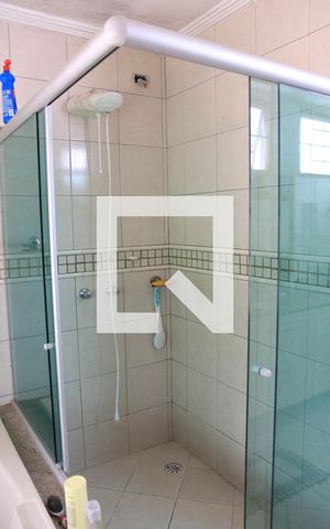 Casa à venda com 365m², 4 quartos e 6 vagasBanheiro da Suíte 1