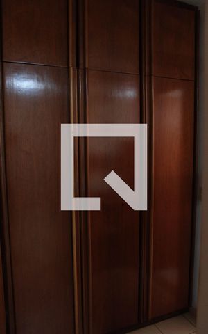 Casa à venda com 365m², 4 quartos e 6 vagasSuíte 01