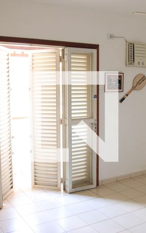 Casa à venda com 365m², 4 quartos e 6 vagasSuíte 02