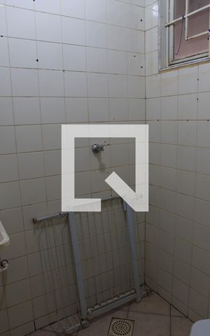 Casa à venda com 365m², 4 quartos e 6 vagasBanheiro 02