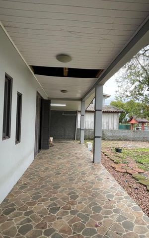 Casa à venda com 166m², 2 quartos e 2 vagas