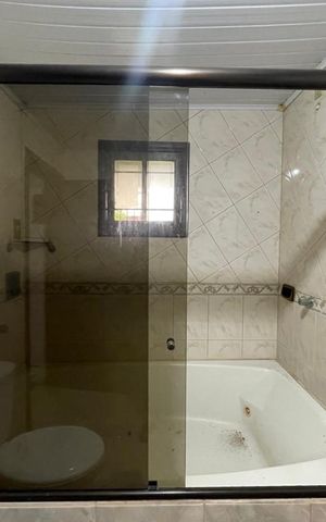 Casa à venda com 166m², 2 quartos e 2 vagas