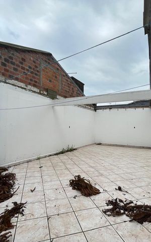Casa à venda com 166m², 2 quartos e 2 vagas