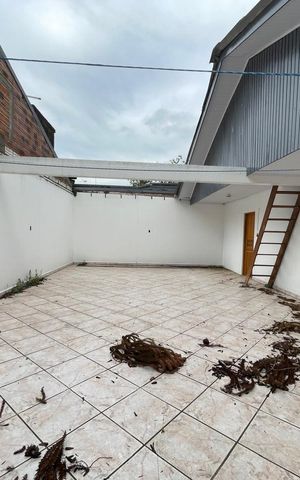 Casa à venda com 166m², 2 quartos e 2 vagas