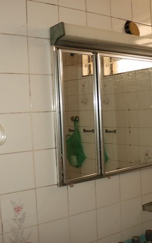Casa à venda com 99m², 2 quartos e 3 vagasBanheiro social