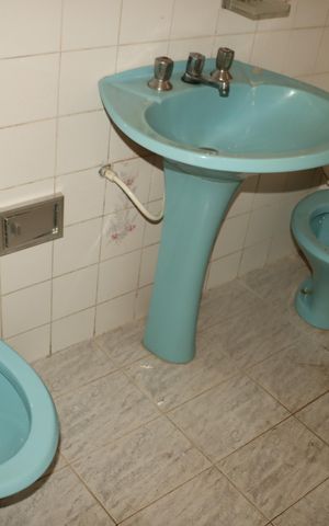 Casa à venda com 99m², 2 quartos e 3 vagasBanheiro social