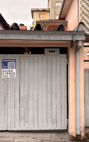 Casa para alugar com 107m², 2 quartos e 1 vaga Casa para alugar com 107m², 2 quartos e 1 vagaFachada
