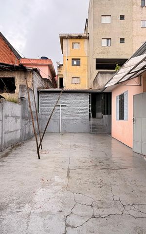 Casa para alugar com 107m², 2 quartos e 1 vaga Casa para alugar com 107m², 2 quartos e 1 vagaQuintal